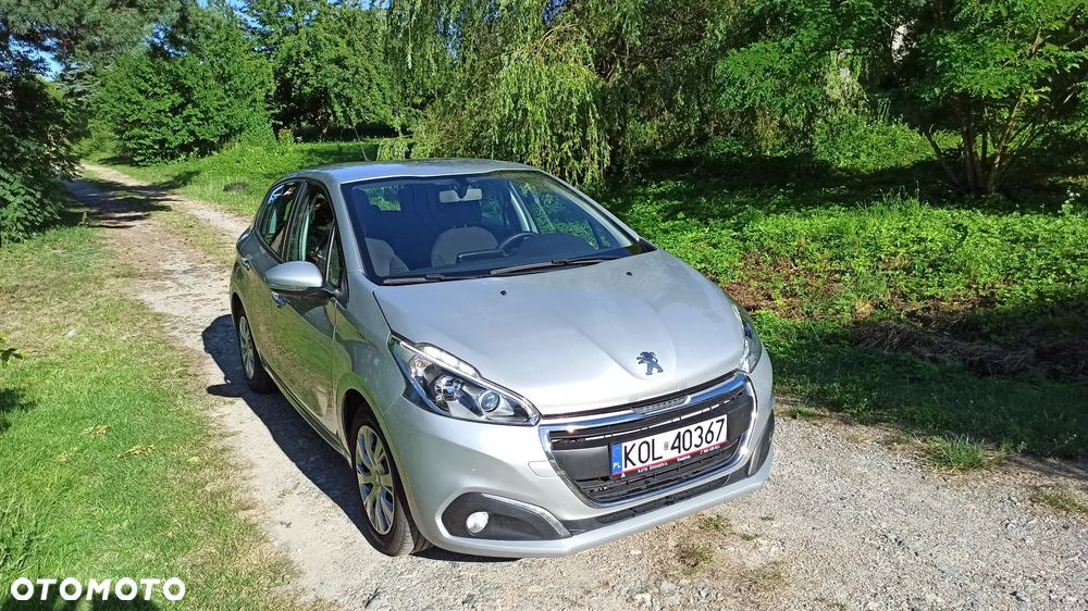 Peugeot 208 - 1