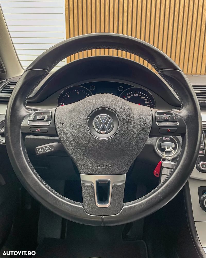 Volkswagen Passat Variant 2.0 Blue TDI DSG SCR Comfortline - 7