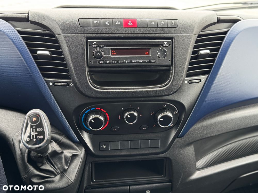 Iveco Daily‼️35/50C18‼️3.0 HI-MATIC Chłodnia/Mroźnia zakres -29C/+20C Grzanie Carrier XARIOS 500 Grube Ściany/Podłoga Przegroda komorowa‼️ na bliźniaku Poduszki Pneumatyczne DMC3500kg Zewnętrzne źródło zasilania 400V - 15