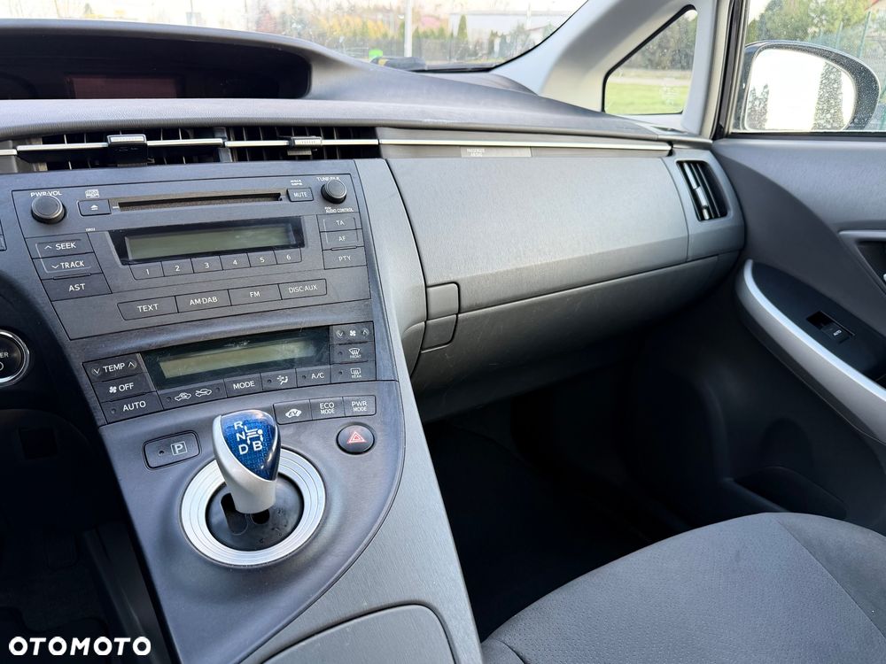 Toyota Prius 1.8 HSD Active - 13