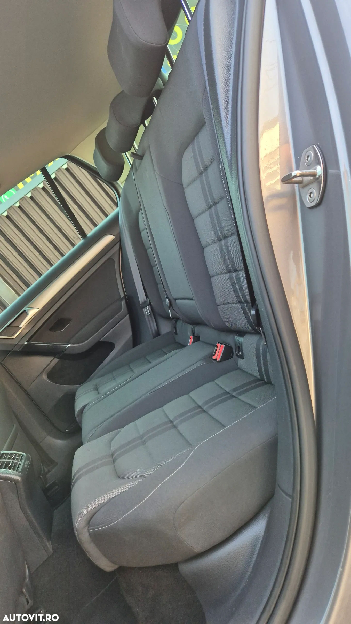 Volkswagen Golf - 6