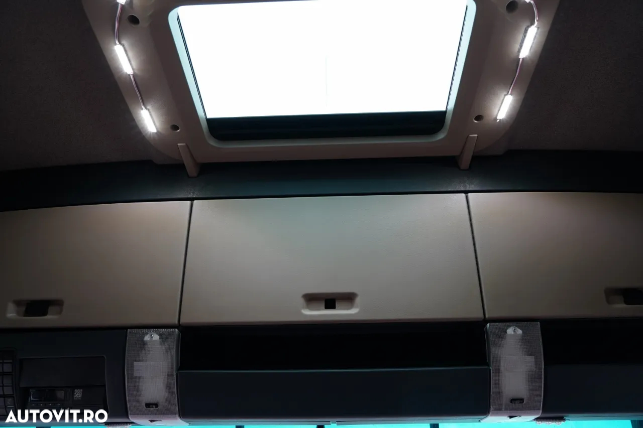 MAN TGX 18.470 / PLATĂ JOSĂ / MEGA / LOC AL CINCILEA REGLABIL / 2020 / NAVI - 34