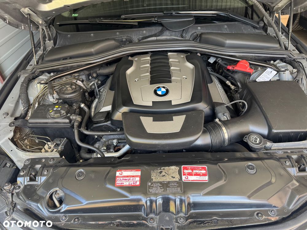 BMW Seria 5 550i - 10