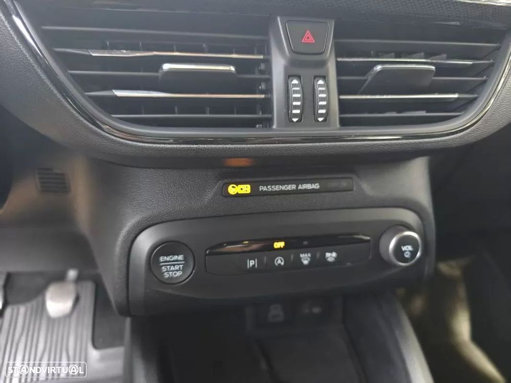 Ford Focus 1.0 EcoBoost MHEV ST-Line - 37