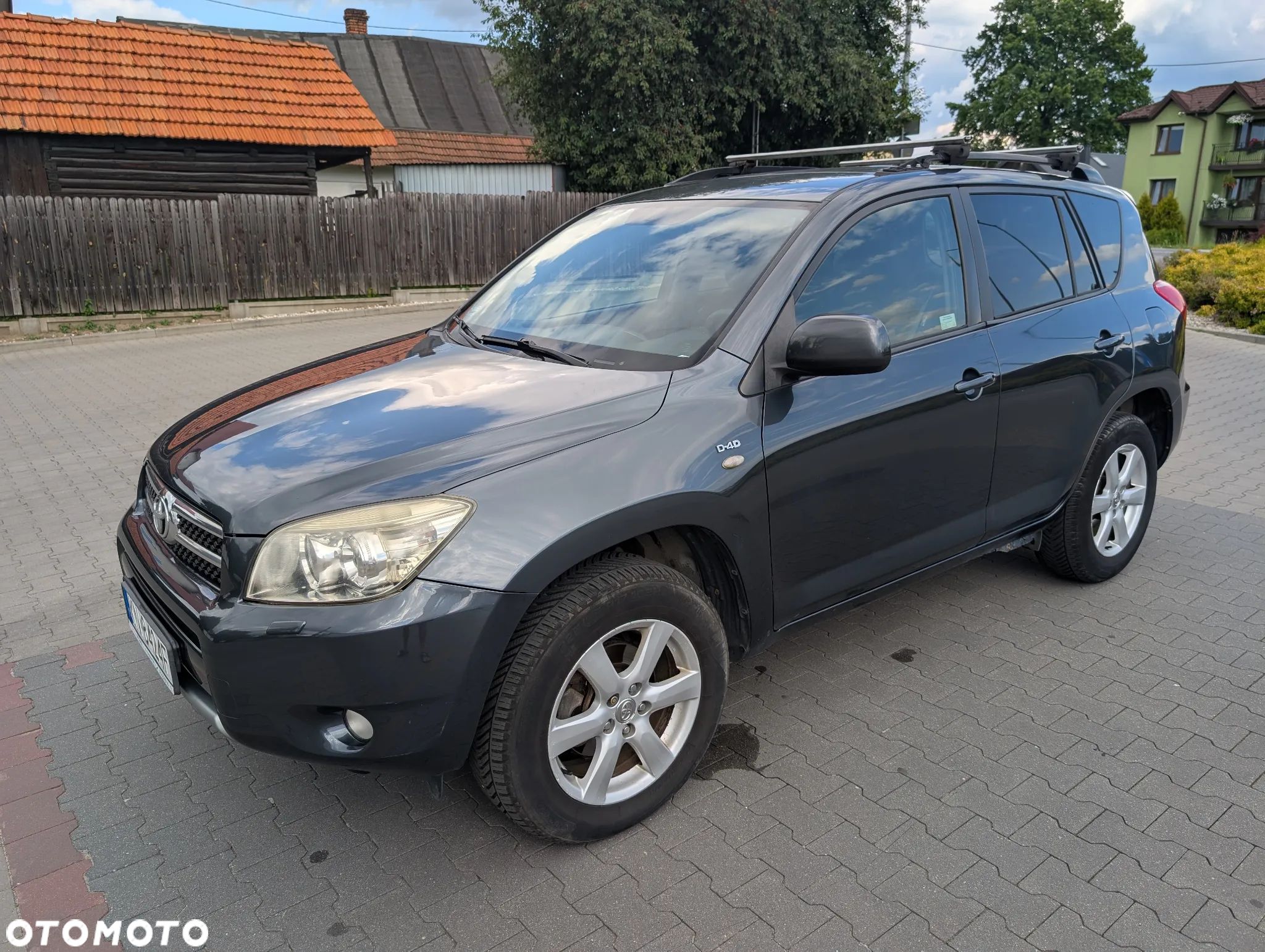 Toyota RAV4 - 1