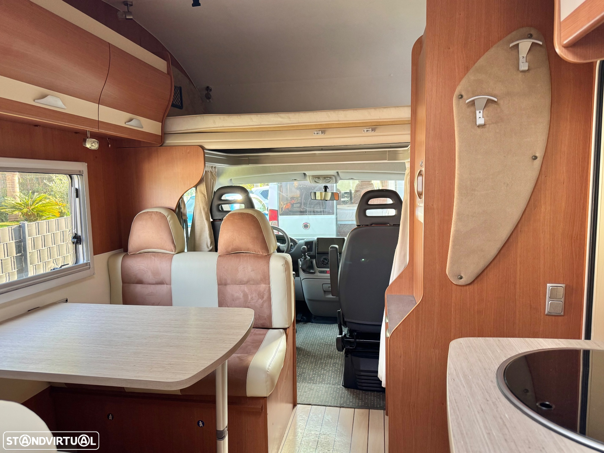 Pilote Aventura A650 6.47M, 6 lugares - 16
