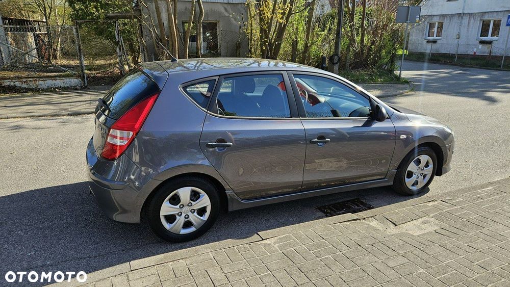 Hyundai i30 1.6 CRDi FIFA WM Edition - 7