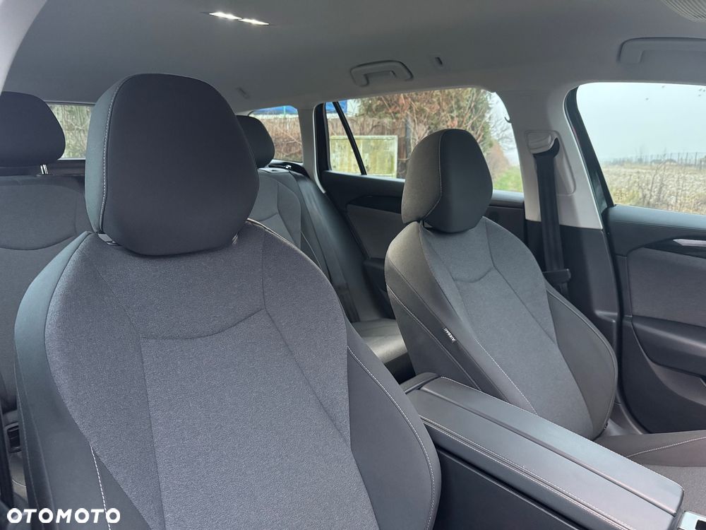 Volkswagen Passat - 30