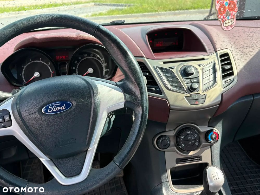 Ford Fiesta 1.25 Ambiente EU5 - 6