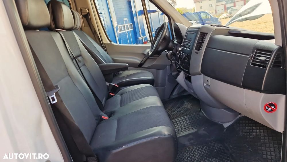 Mercedes-Benz Sprinter - 12
