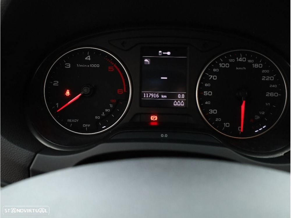 Audi A3 1.6 TDI Advance Ultra - 20