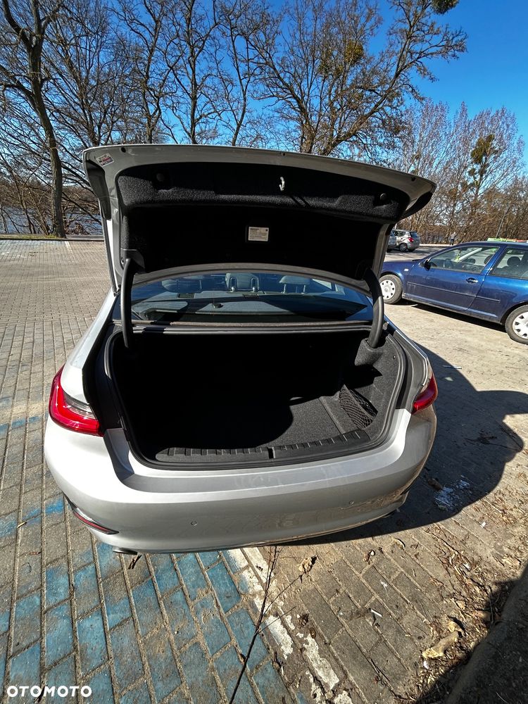 BMW Seria 3 330i xDrive Sport Line - 6