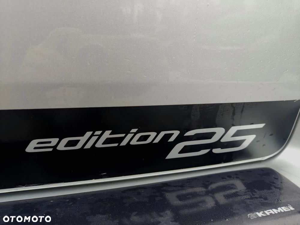 Volkswagen Multivan - 17