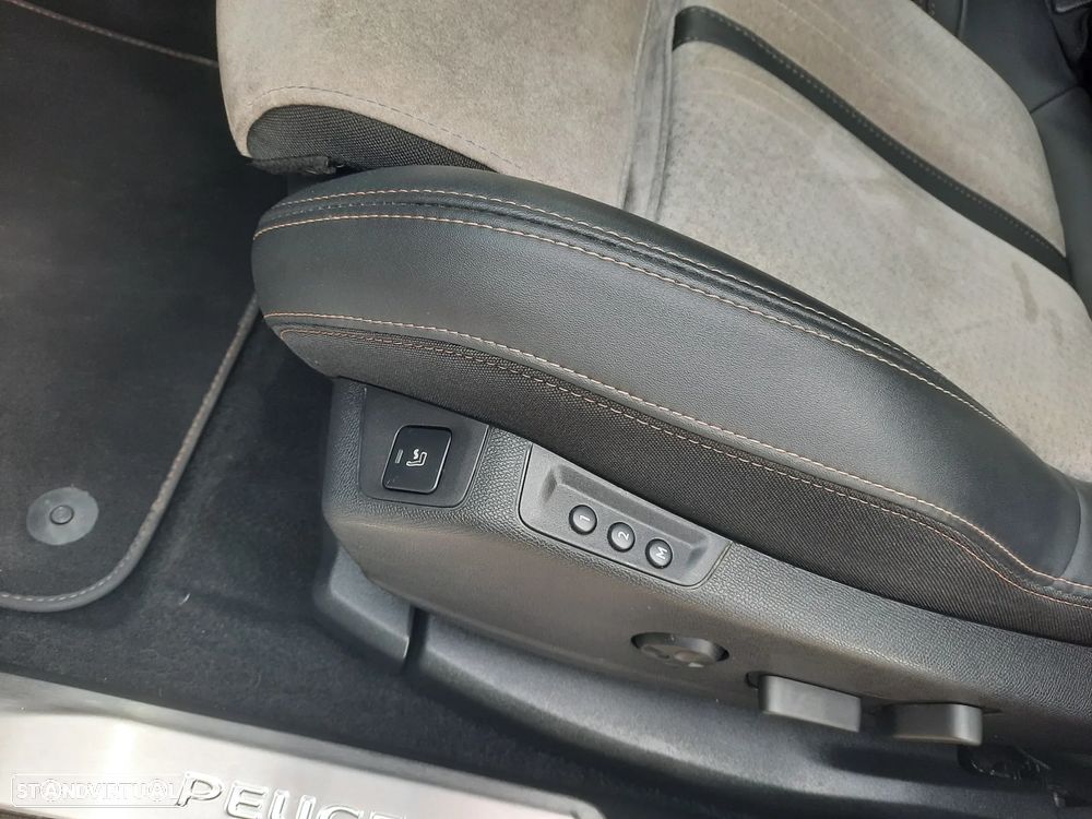 Peugeot 3008 1.6 Hybrid4 GT Pack e-EAT8 - 25