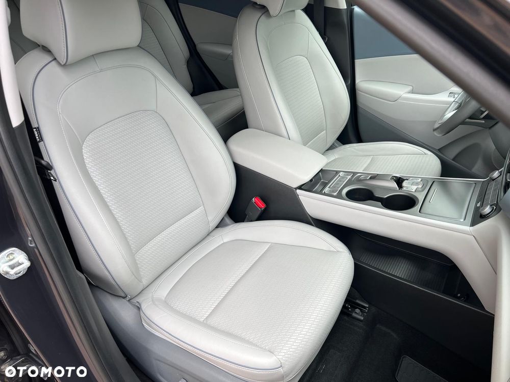 Hyundai Kona 64kWh Platinum - 25