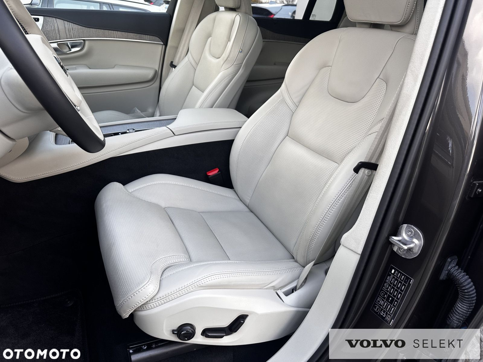 Volvo XC 90 - 9