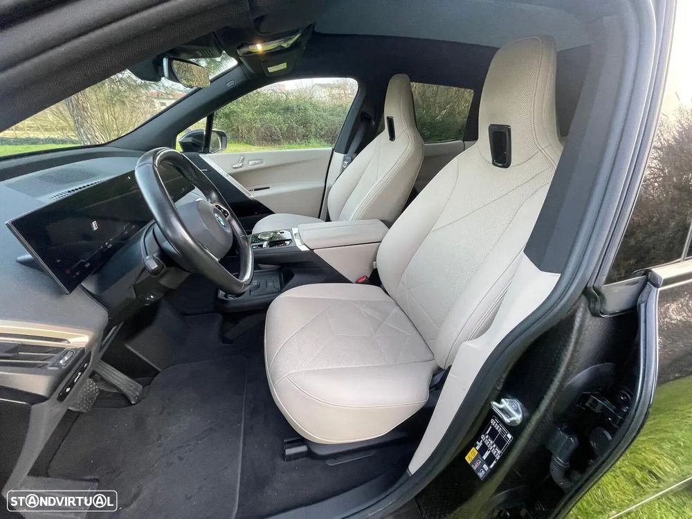 BMW iX xDrive 40 - 16