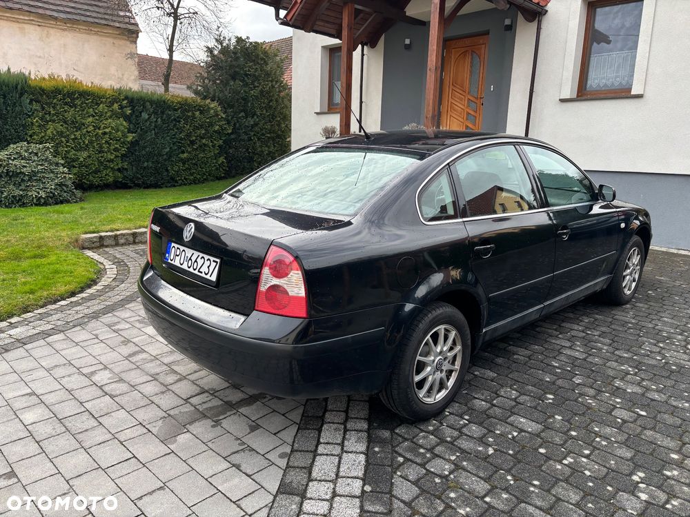 Volkswagen Passat 1.6 Trendline - 4
