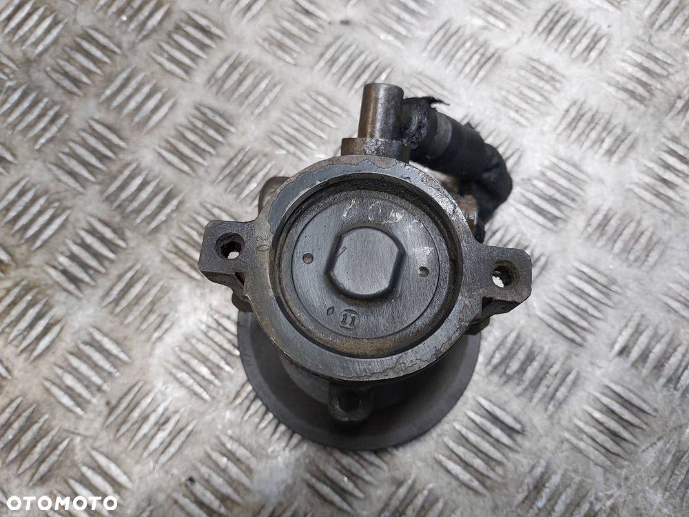 POMPA WSPOMAGANIA VOLKSWAGEN TRANSPORTER T4 1.9 D - 4