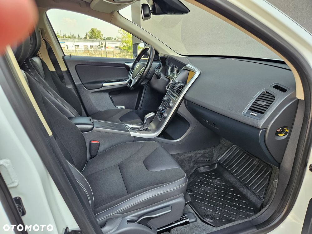 Volvo XC 60 D5 AWD Summum - 6