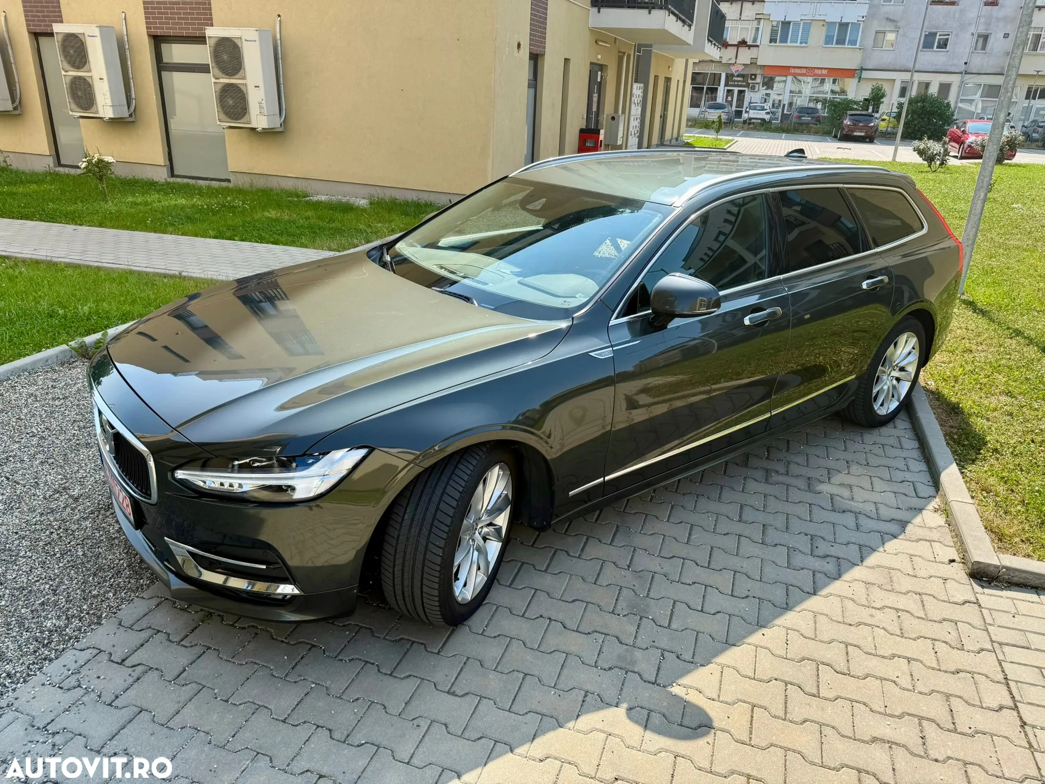 Volvo V90 D3 Geartronic Momentum Pro - 12