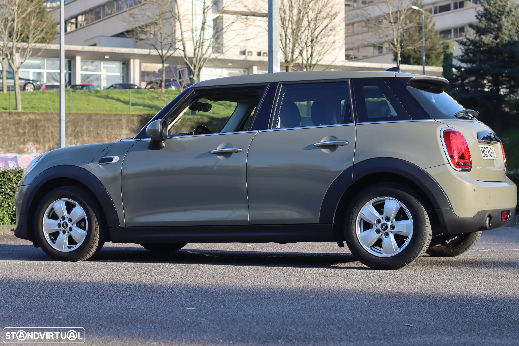 MINI 5 Portas Cooper D - 3