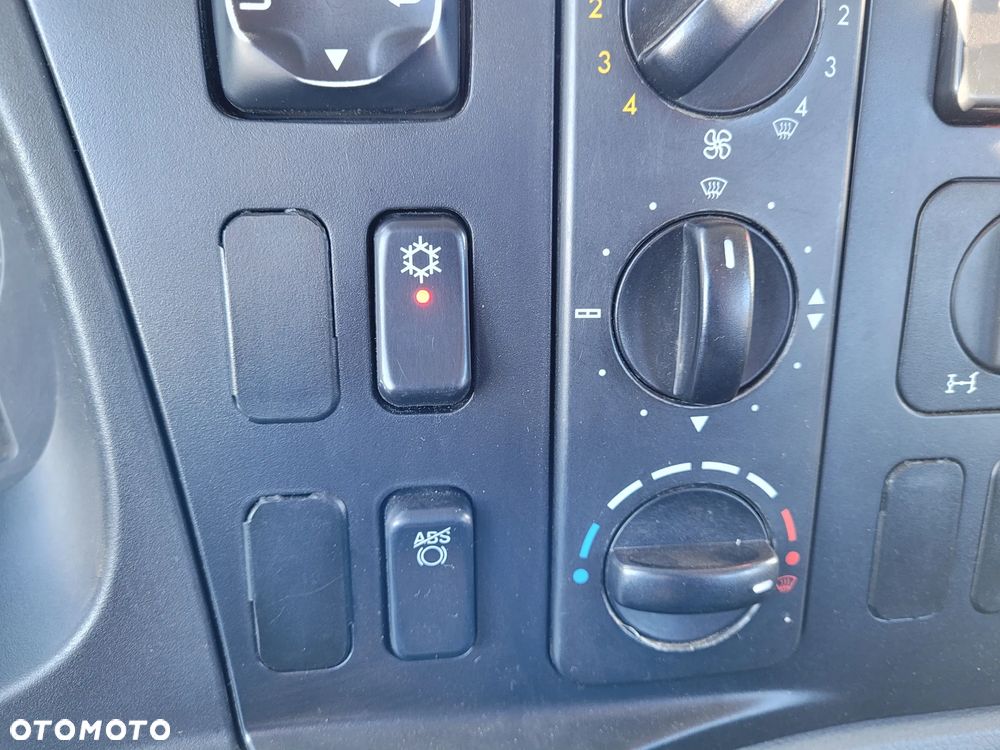 Mercedes-Benz AXOR 1833 NOWY KIPER KLIMA ROZSTAW OSI 3,60m WYWROTKA EURO 5 - 24