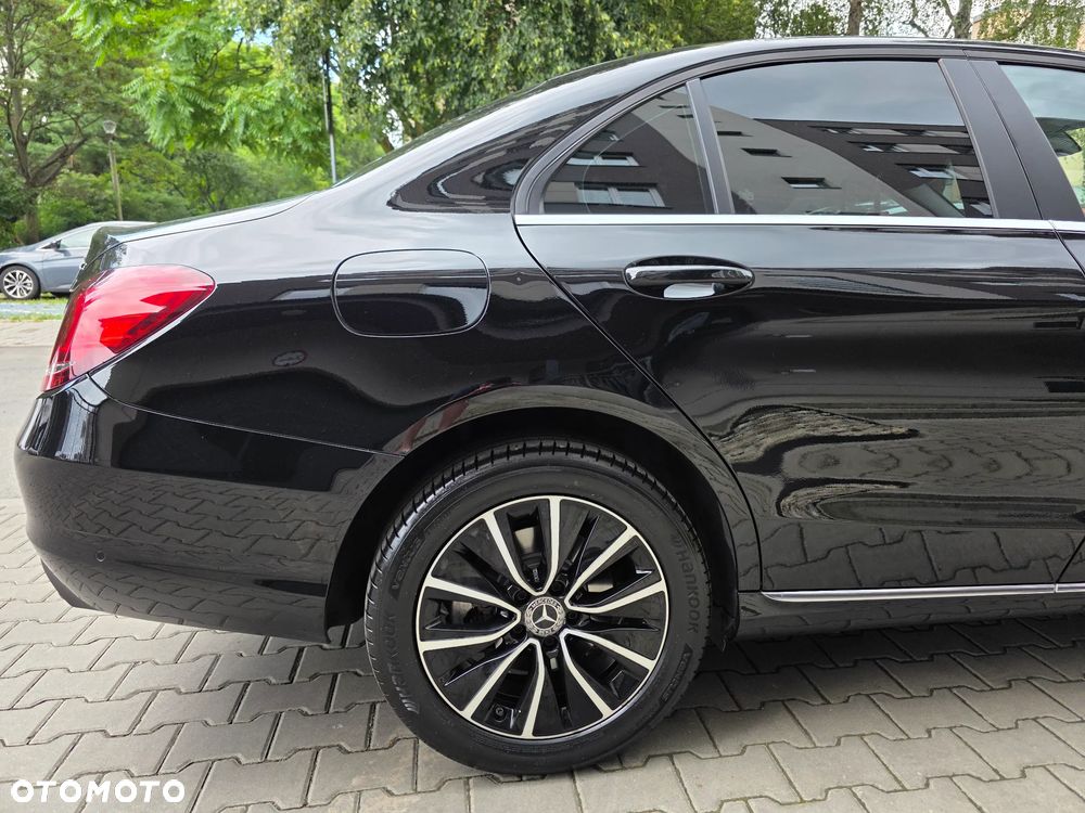Mercedes-Benz Klasa C 200 4-Matic 9G-TRONIC - 27