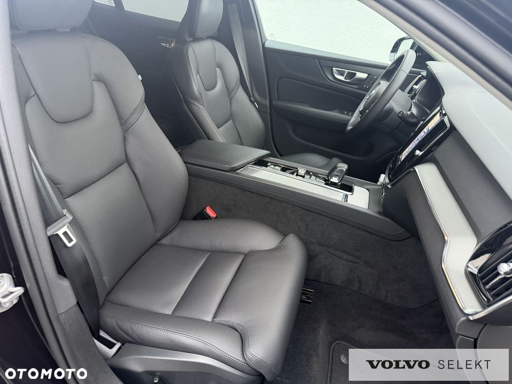 Volvo V60 Cross Country - 30