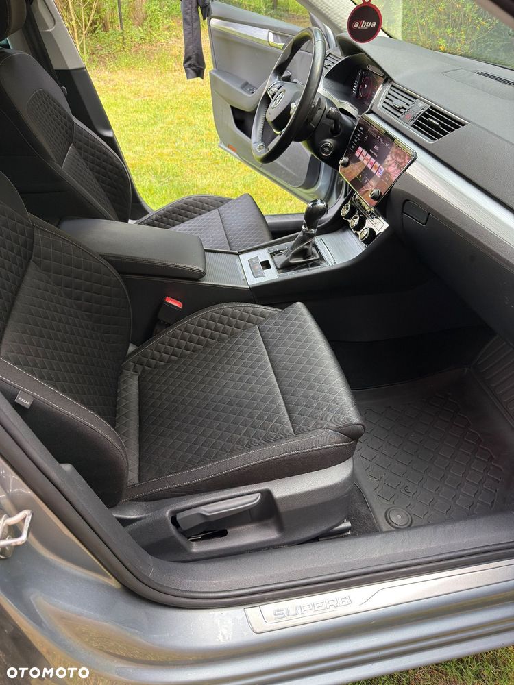 Skoda Superb 2.0 TDI DSG Ambition - 29