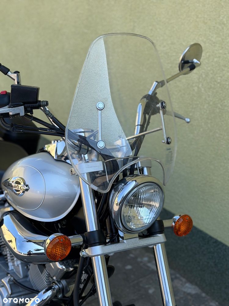 Suzuki Intruder - 3