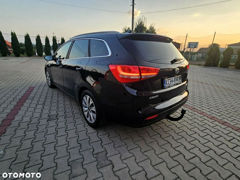 Kia Ceed 1.6 GDI ISG Dream-Team Edition - 6
