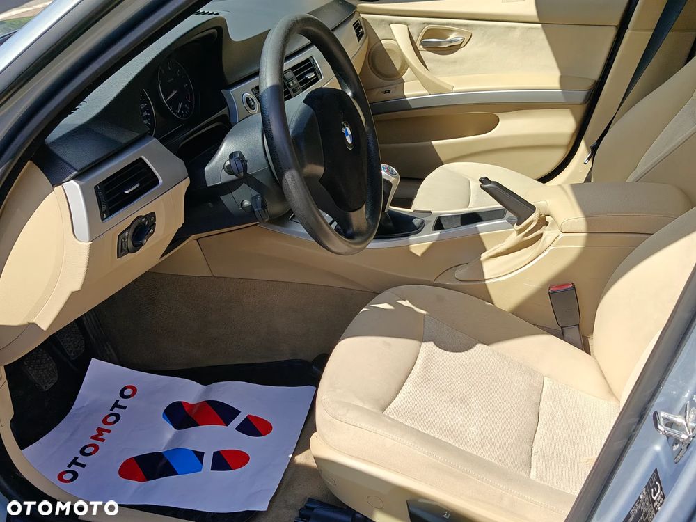 BMW Seria 3 318i - 6