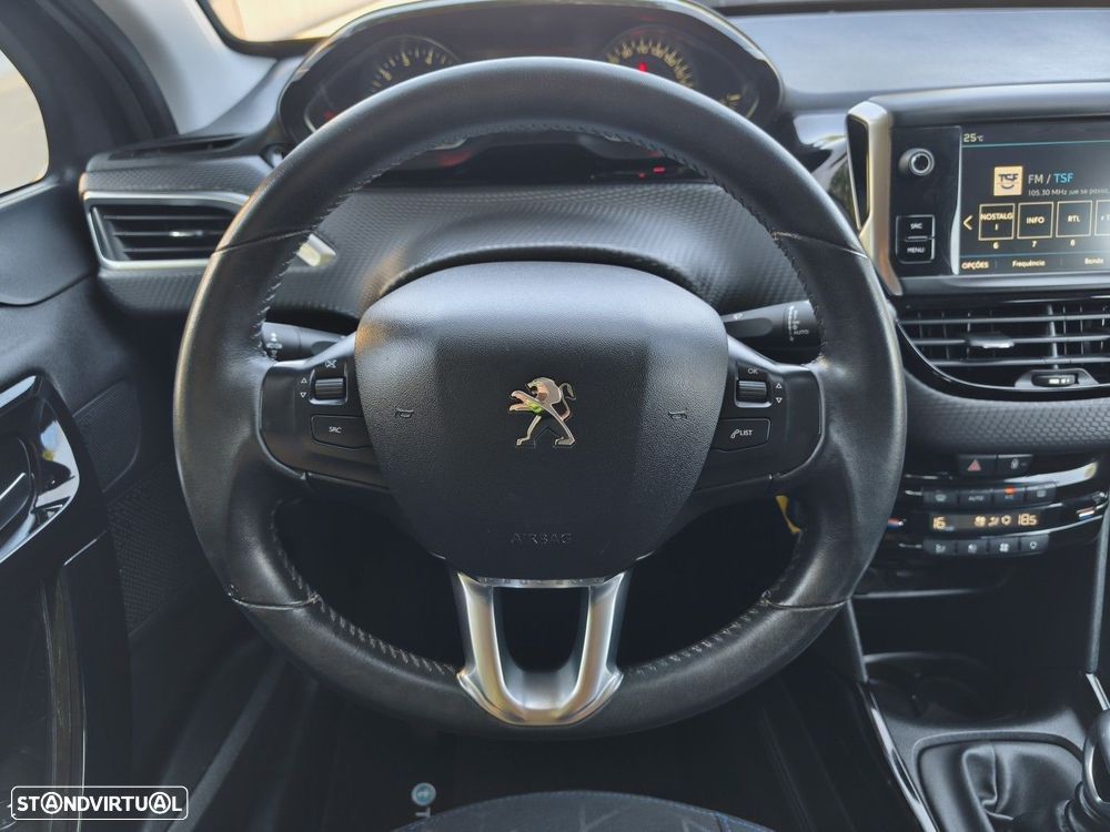 Peugeot 2008 1.2 PureTech Signature - 8