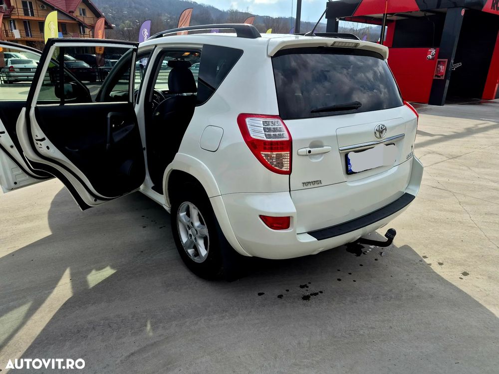 Toyota RAV4 - 4