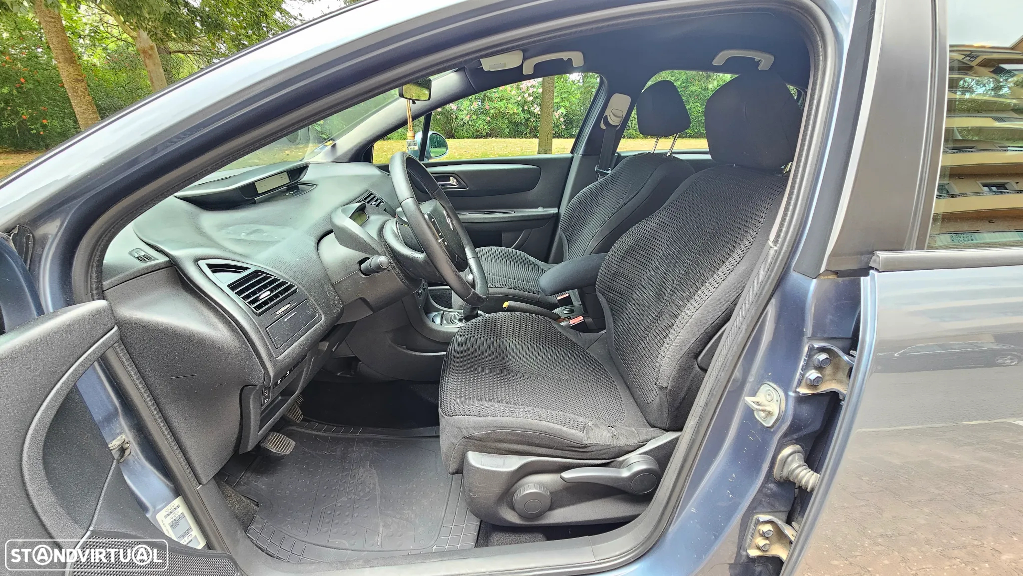 Citroën C4 1.6 HDi 110 Exclusive - 11