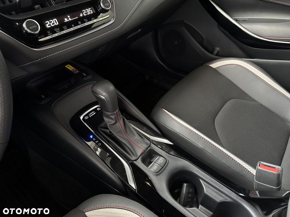 Toyota Corolla 2.0 Hybrid GR Sport Dynamic - 25