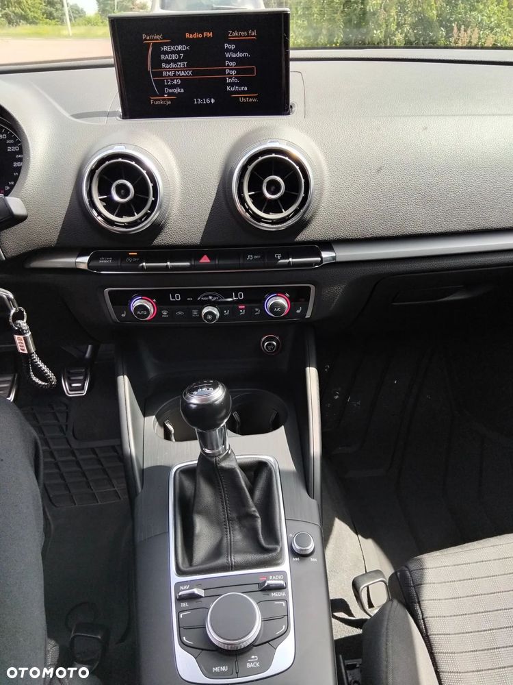 Audi A3 Limousine 1.6 TDI ultra Attraction - 12