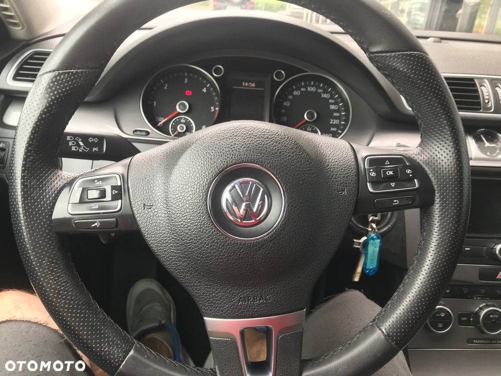 Volkswagen Passat - 23