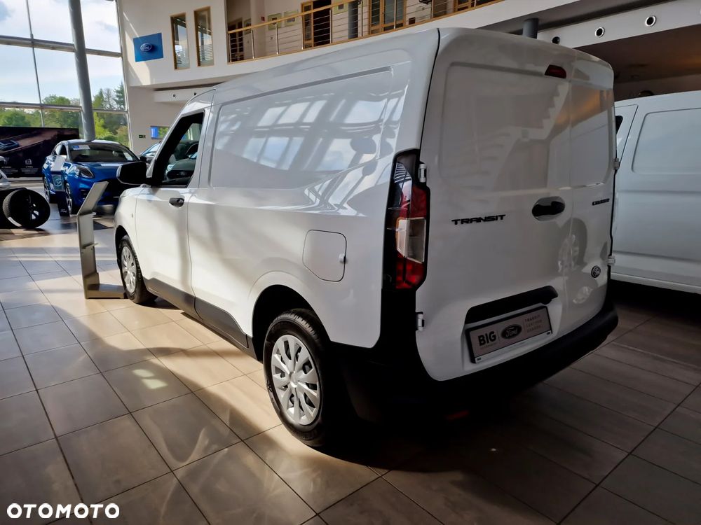 Ford Transit Courier - 3