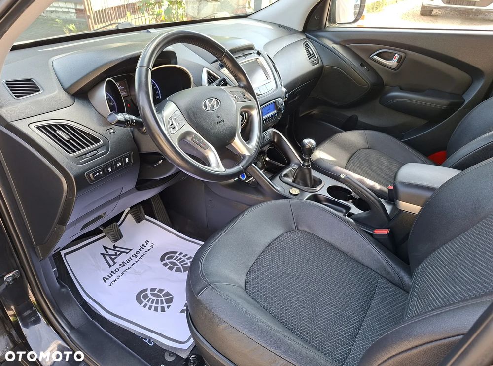 Hyundai ix35 1.6 2WD Fifa World Cup Edition - 14