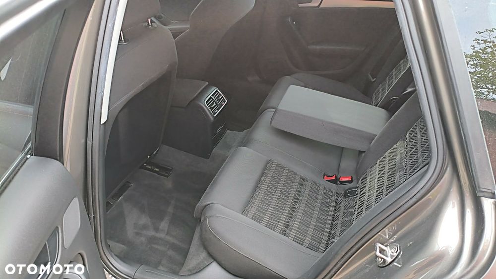 Audi A4 Avant 2.0 TDI Quattro S tronic - 11