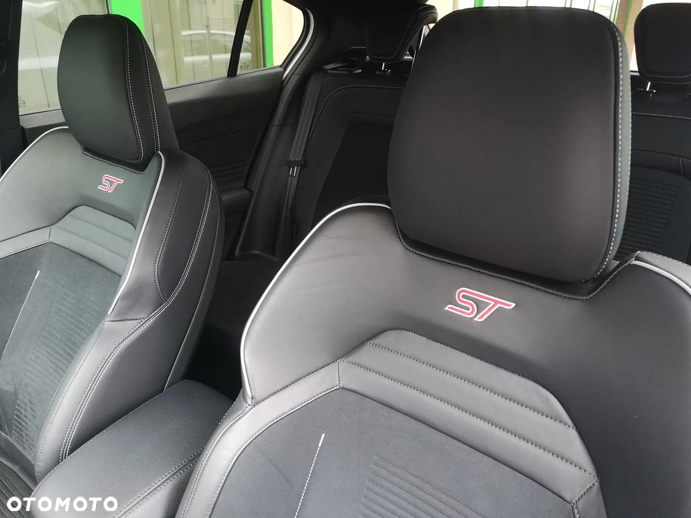 Ford Focus 2.0 EcoBlue S&S ST mit Styling-Paket - 23