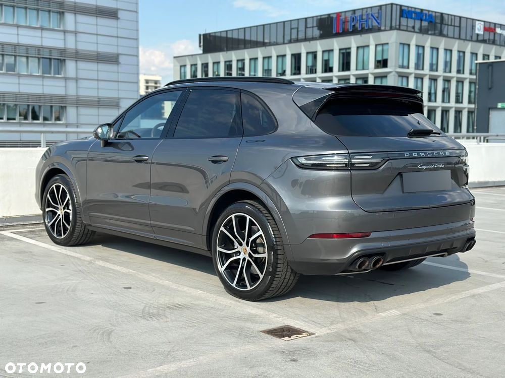 Porsche Cayenne Turbo - 4