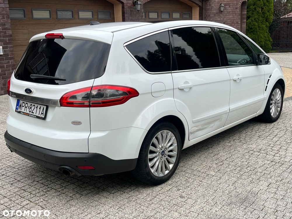 Ford S-Max - 17