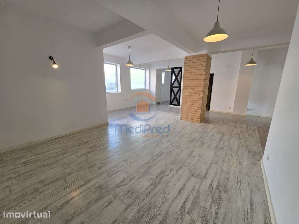Apartamento T2 com 143 m2 | Pontinha, Odivelas - Grande imagem: 4/21