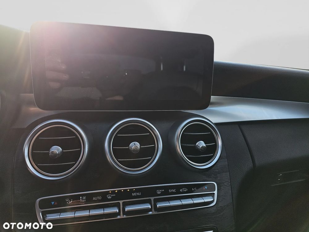 Mercedes-Benz Klasa C 300 9G-TRONIC - 11