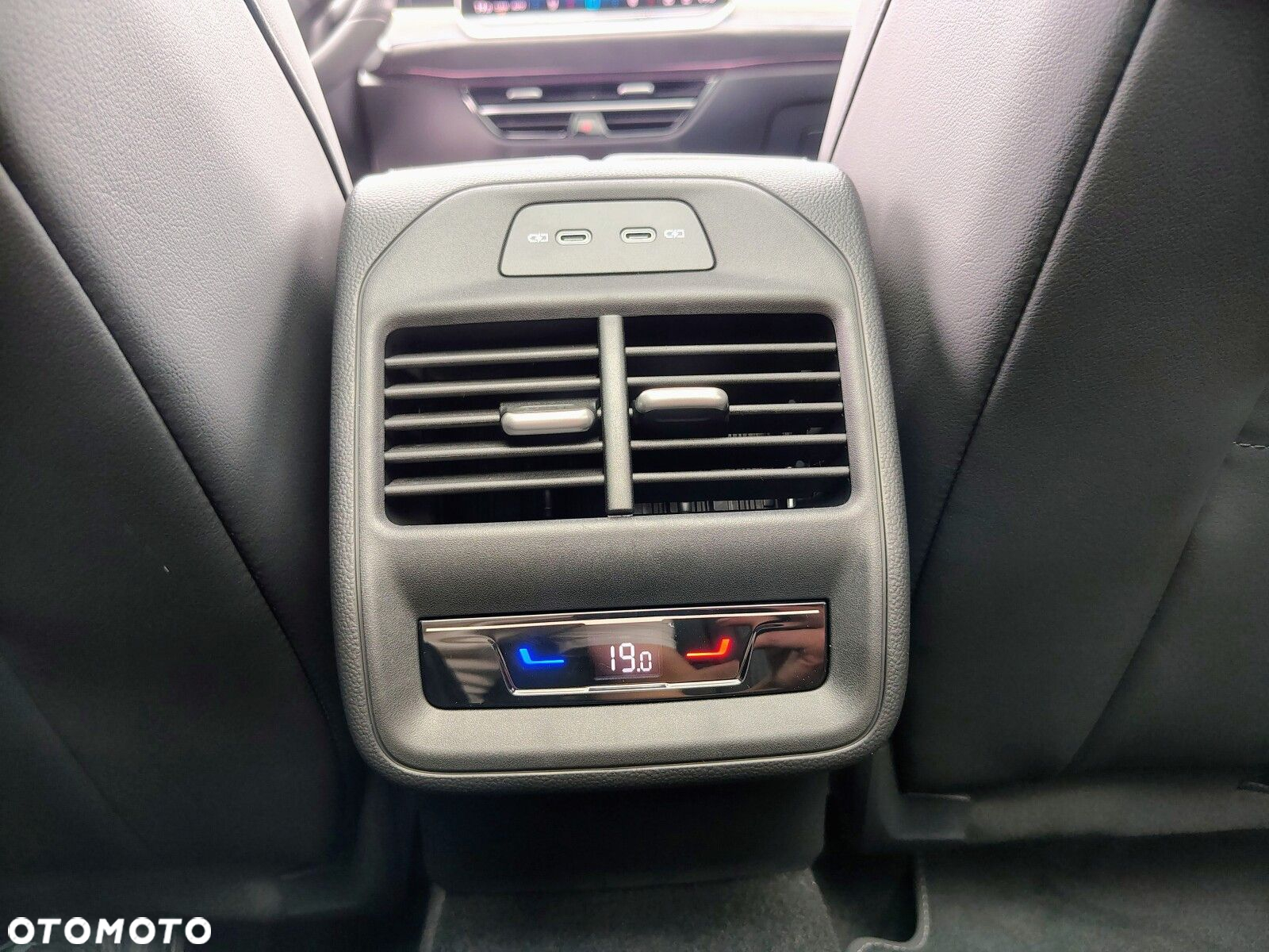 Volkswagen Passat - 27