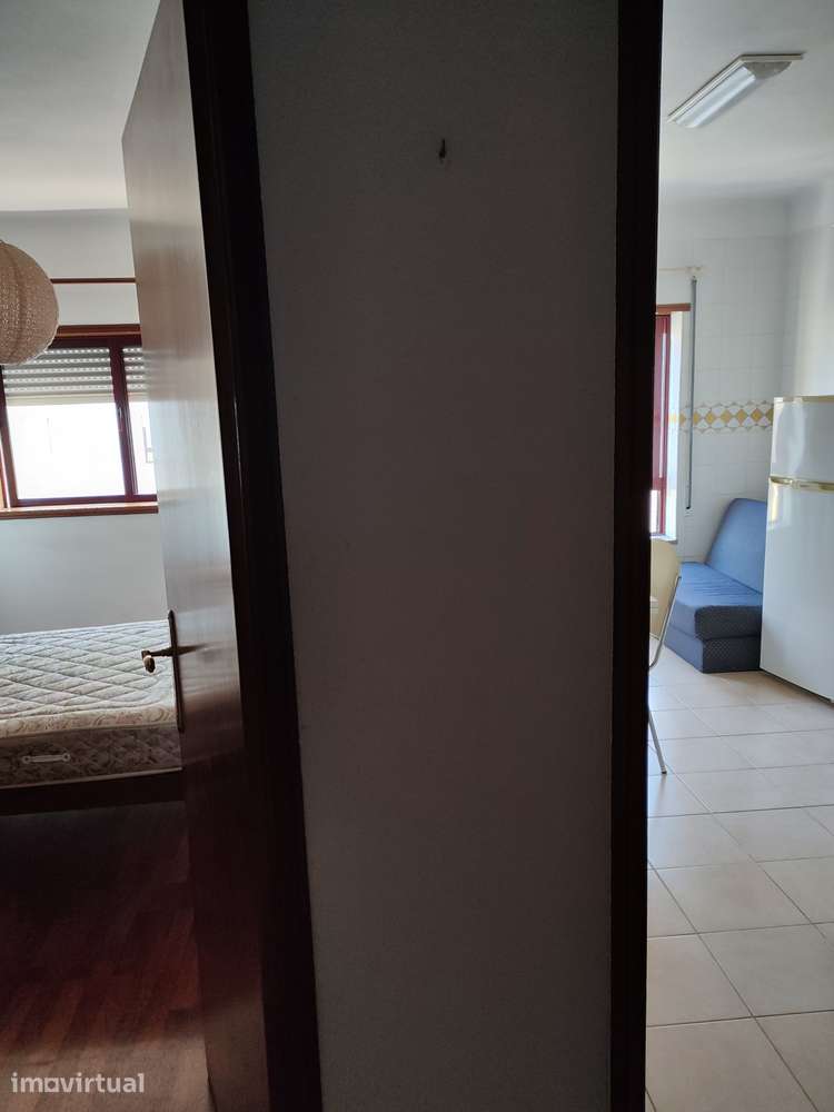 Apartamento T0 com elevador em Tavarede - Grande imagem: 4/9