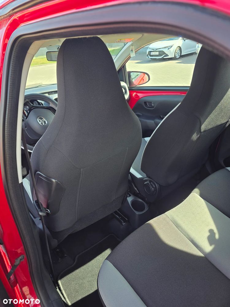 Toyota Aygo x-play - 12